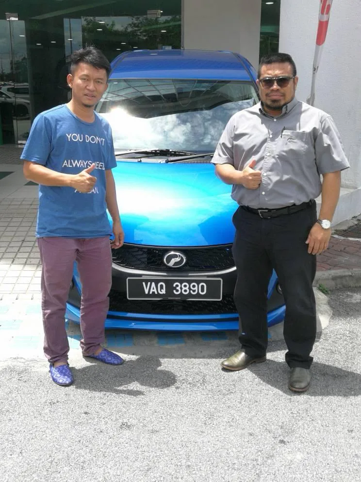 Pengalaman penyerahan kereta Perodua bersama pelanggan dan Sales Advisor